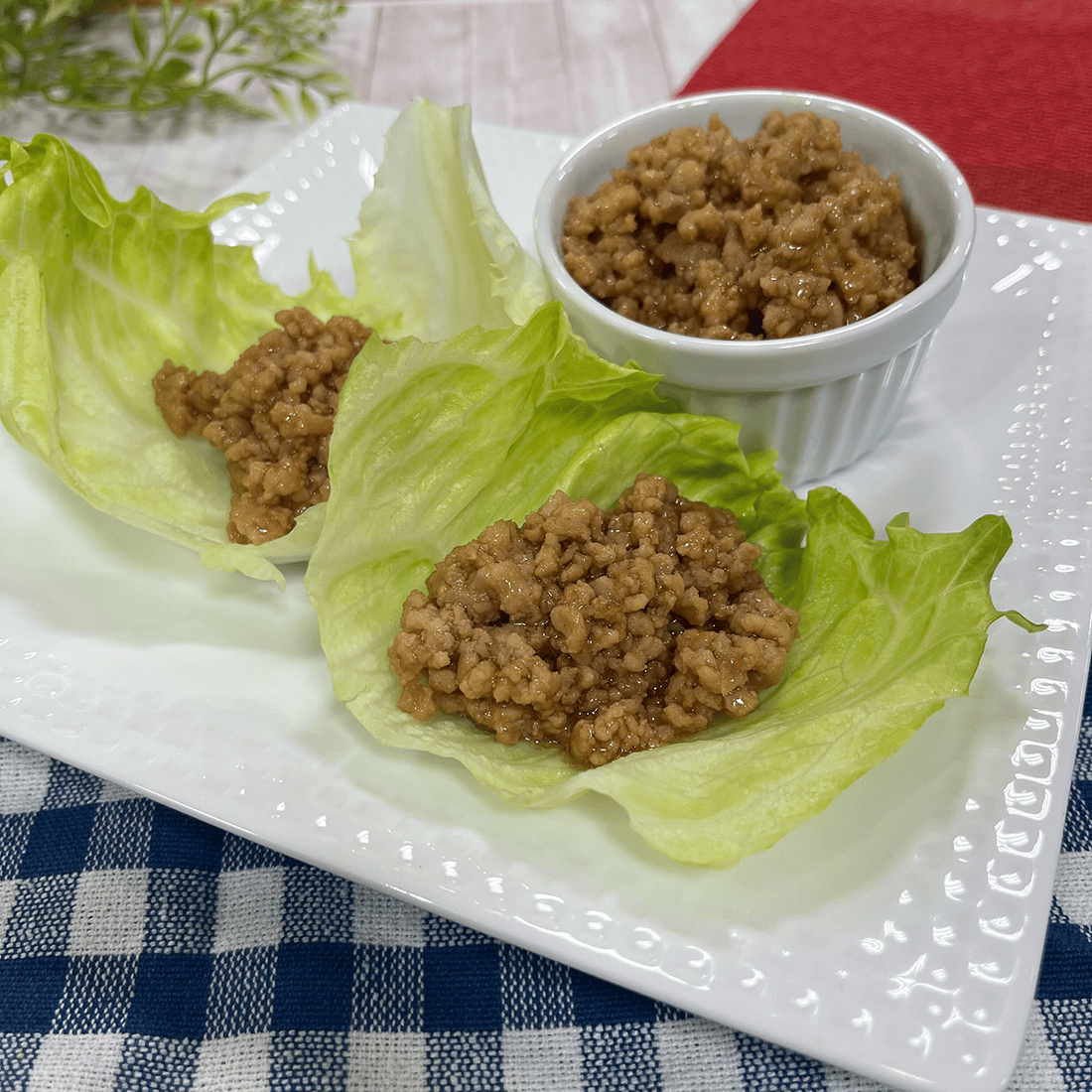 下味付け不要！甘そぼろのレタスつつみ