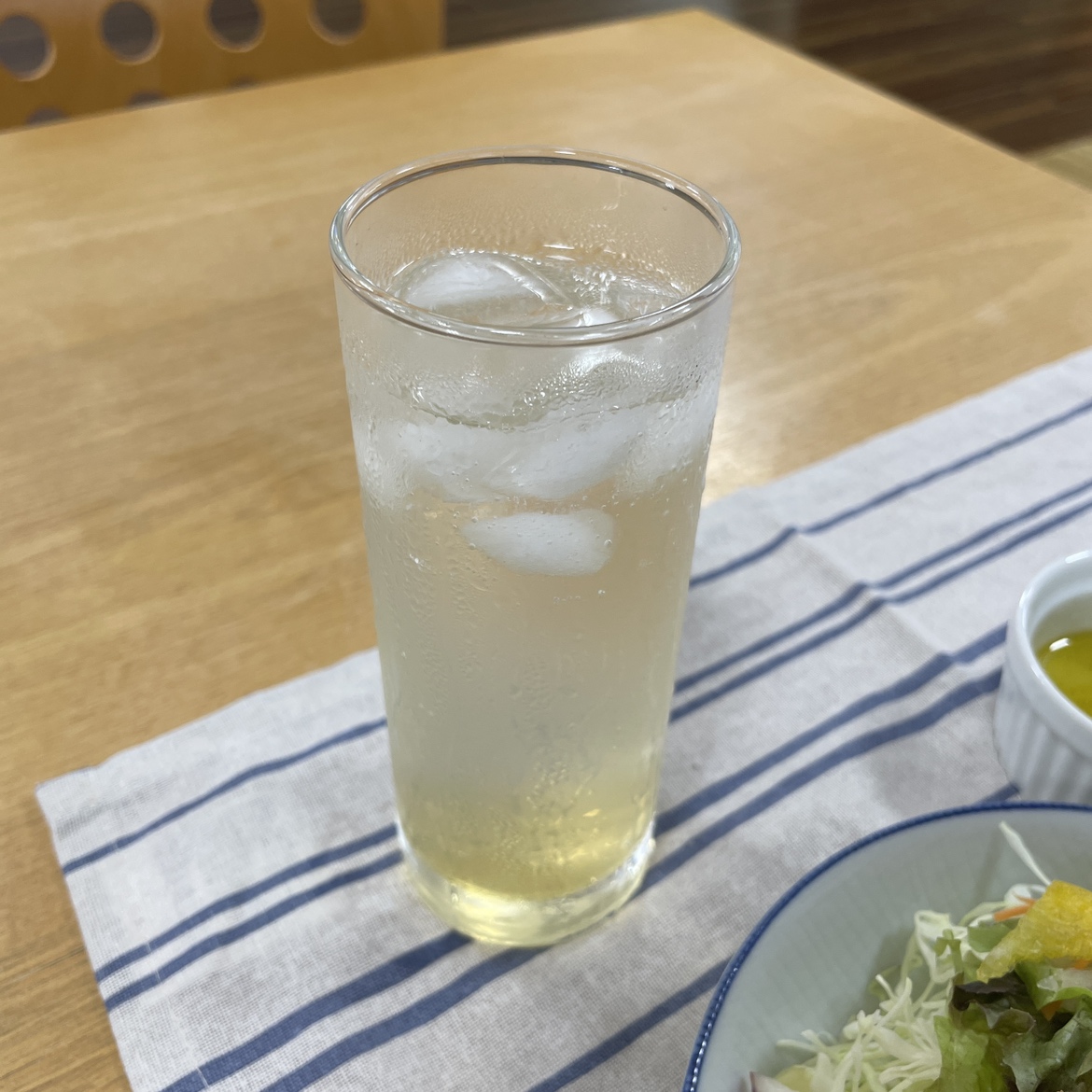 お酢を飲んで健康に！にごりりんご酢ドリンク