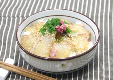 真鯛(桜鯛)の桜風味ベッコウ寿司